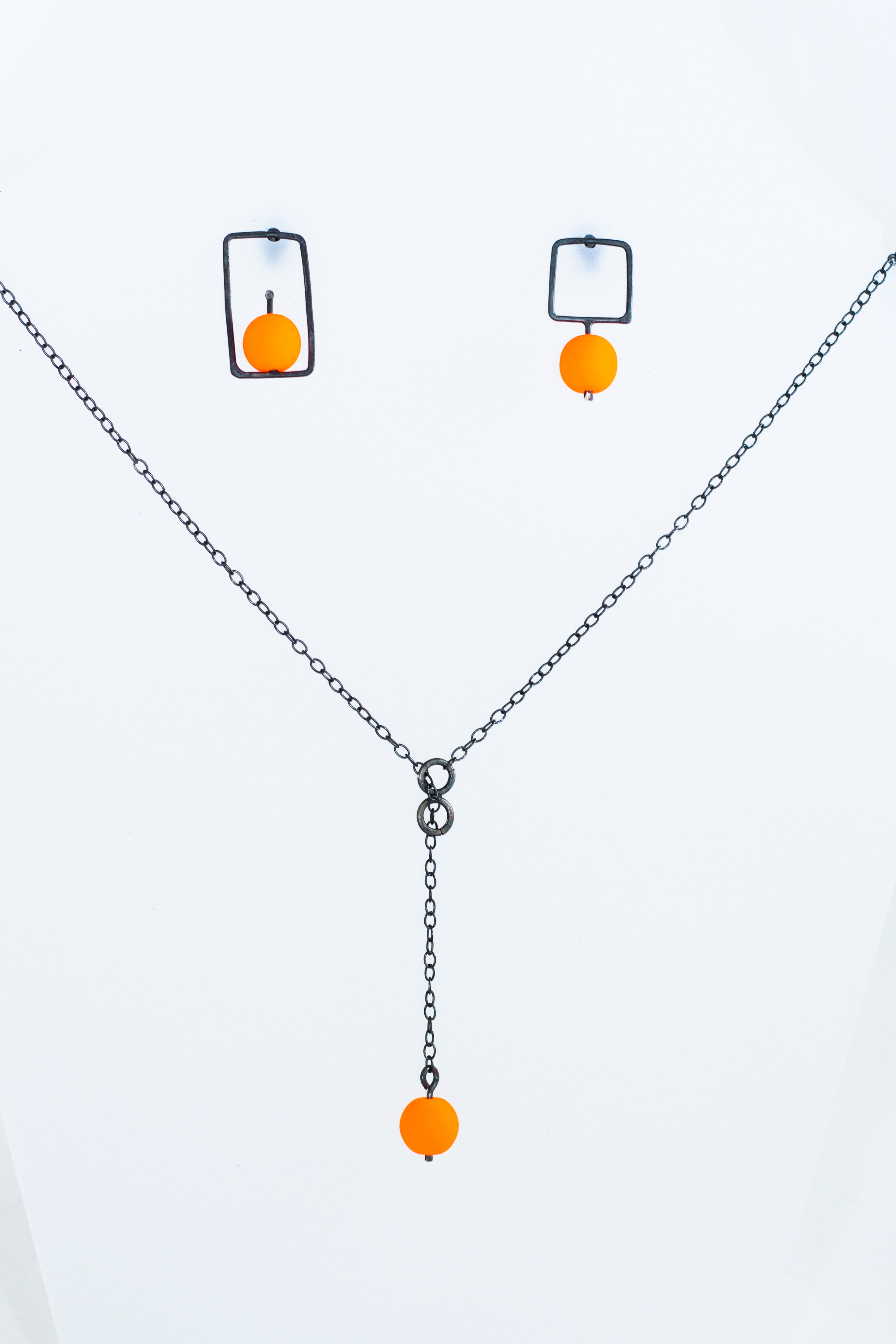 Lariat Dot Pendant Necklace