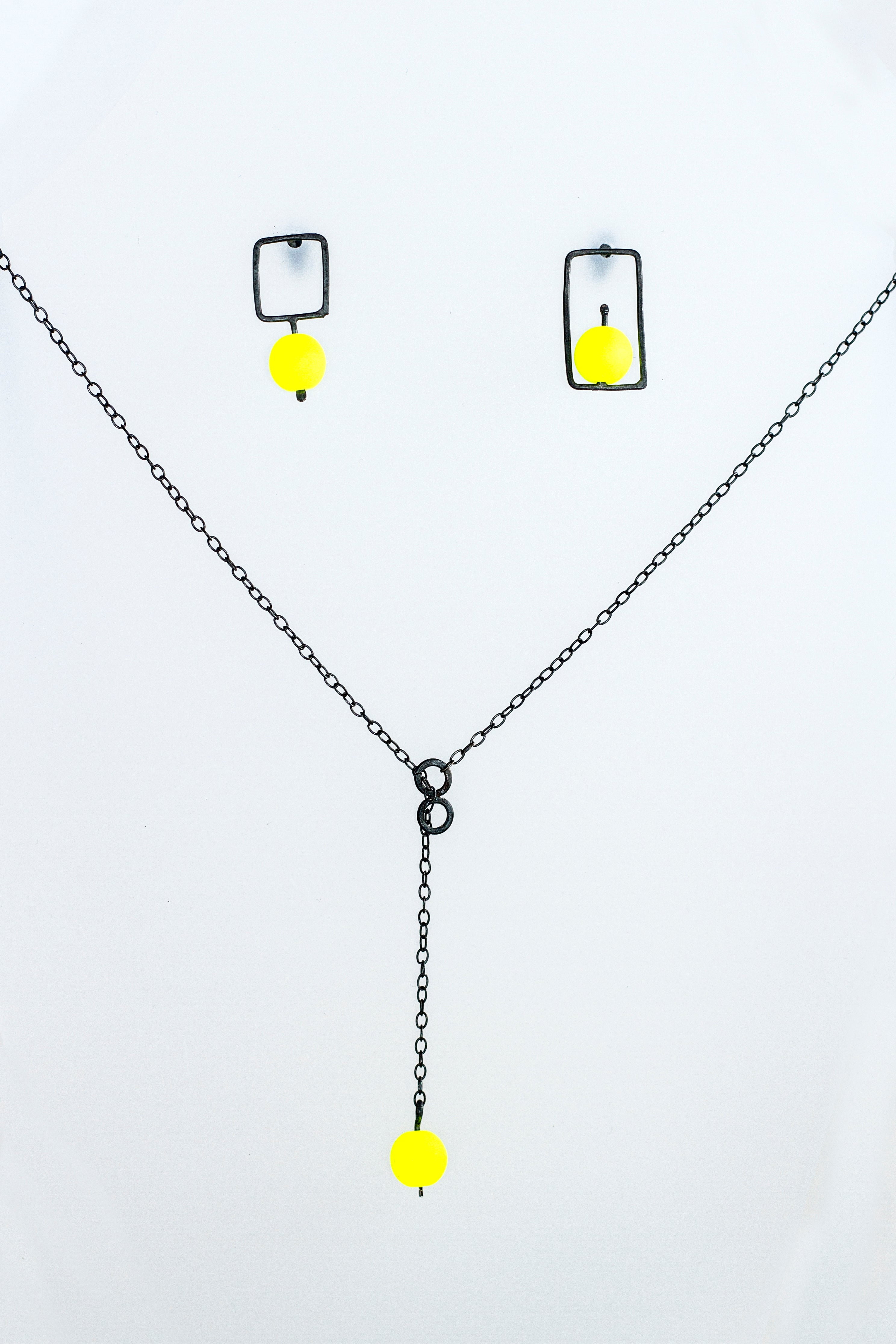 Lariat Dot Pendant Necklace