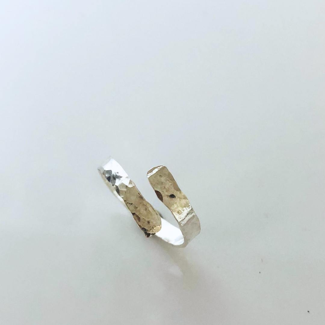 Textured Silver Toe Ring – Minimalist Summer Essential