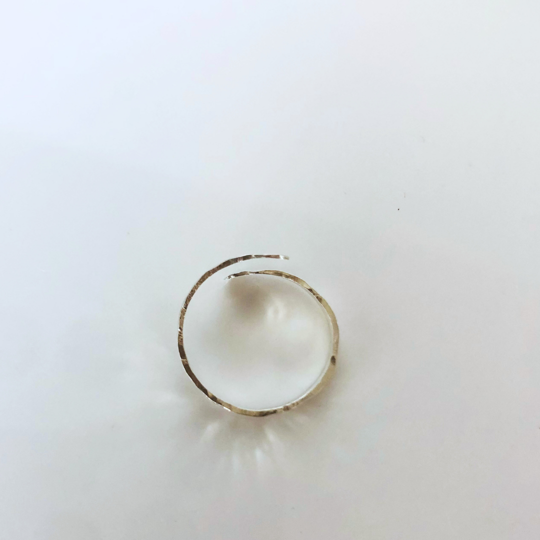 Textured Silver Toe Ring – Minimalist Summer Essential