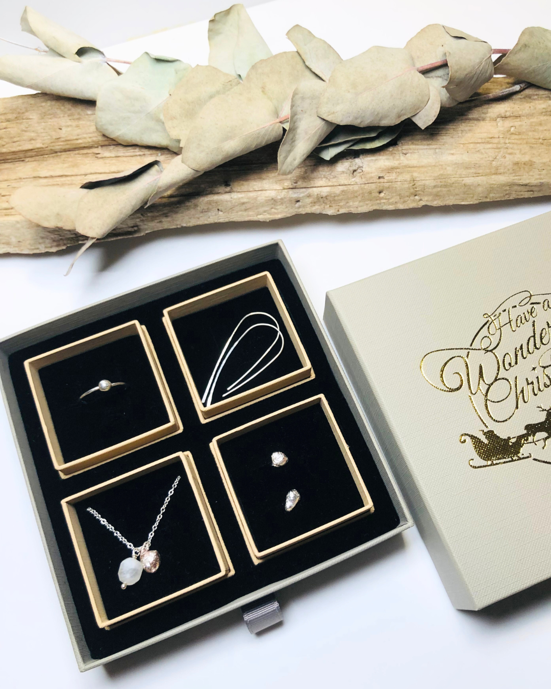 4 Moments of Joy - Jewellery Advent Collection